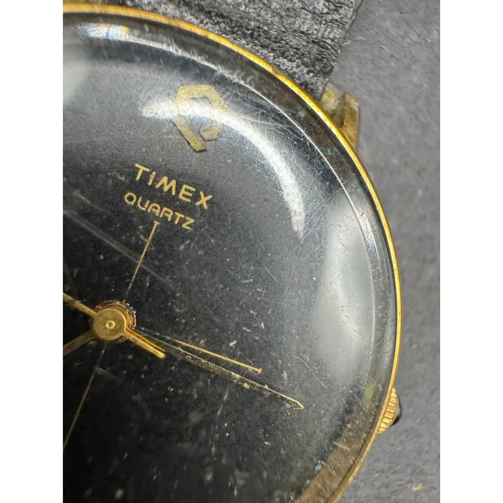 Vtg Timex Quartz 33mm 1980S Cal 126 Watch Gold Tone Black Dial Water Resistant